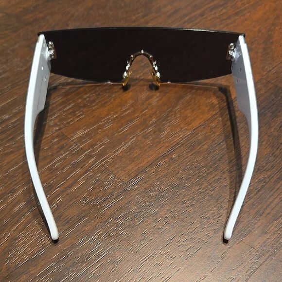 DC Oversized Sunglasses in Black and White - Picture 5 of 5